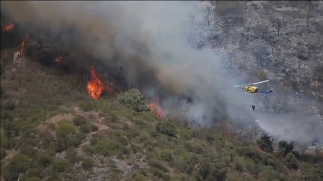 El incendio de Estepona obliga a desalojar a 50 personas