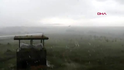 Şiddetli sağanak uçağın pistten çıkmasına sebep oldu