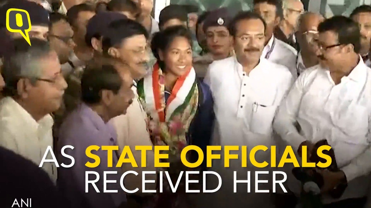 Asiad Gold Medallist Swapna Receives a Rousing Welcome in Kolkata