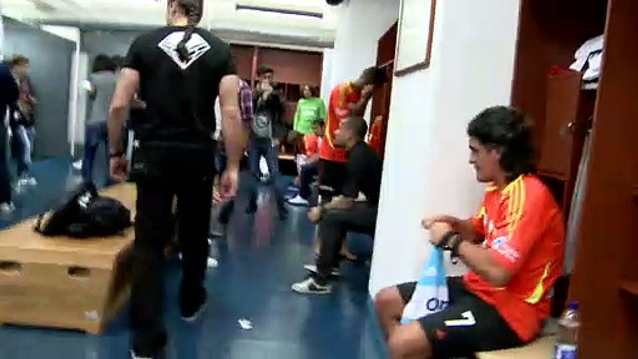 Burrito Ortega le pide un autógrafo a Messi en el vestuario