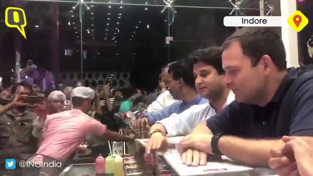 Rahul Gandhi, Scindia and Kamal Nath Enjoy Ice-Cream in Indore, MP