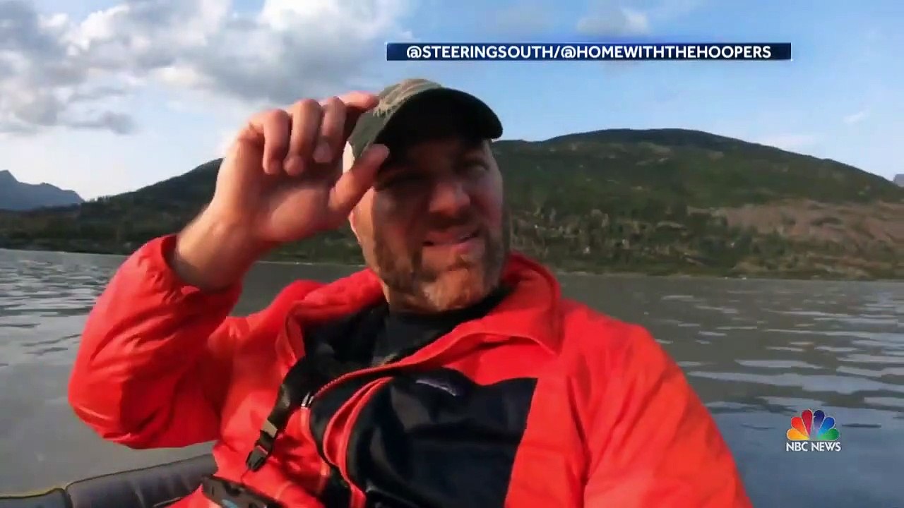 Découvrez les images très impressionnantes d'un glacier qui s'effondre à quelques mètres seulement de deux kayakistes en Alaska