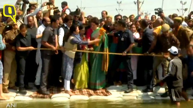 Priyanka Gandhi Offers Prayers Before Embarking on Her 'Ganga Yatra'