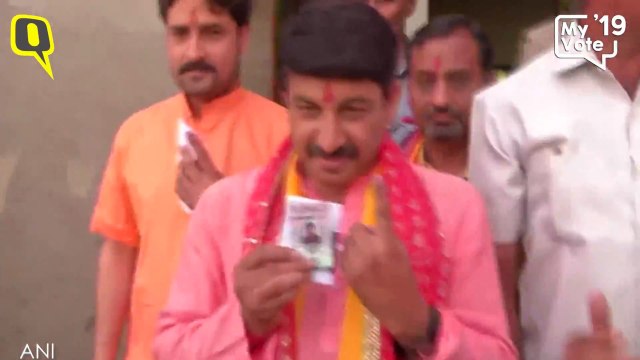 Political Bigwigs Kejriwal, Sushma Swaraj, Atishi and Others Cast Their Votes in Delhi