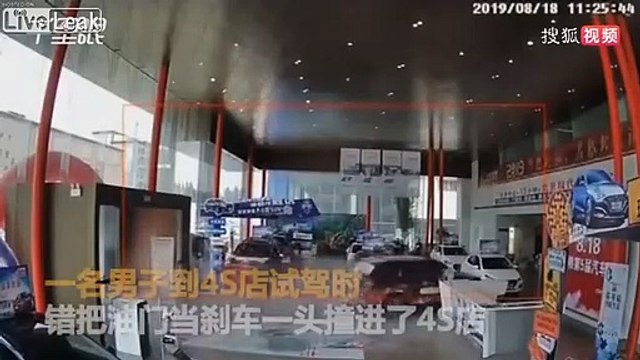 Il essaye une voiture et défonce le garage de la concession automobile !
