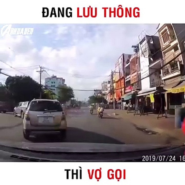 Đang lưu thông thì vợ gọi| when I going to play football but my wife call