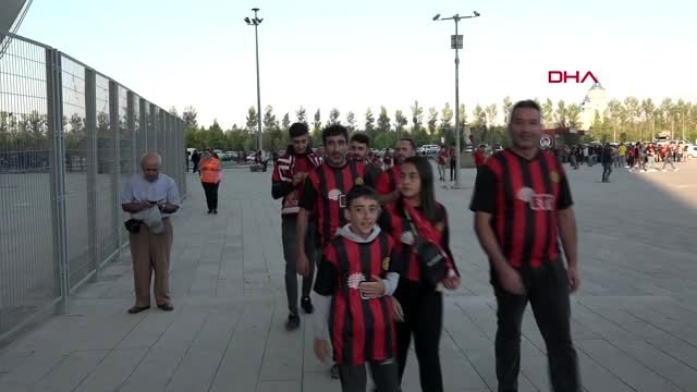 SPOR Taraftar mali kriz, transfer yasağı dinlemedi; ilk maçı 12 bin kişi izledi