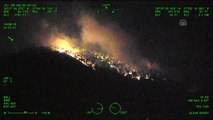 İzmir'deki orman yangınına müdahale sürüyor - Helikopterden çekilen gece görüntüleri