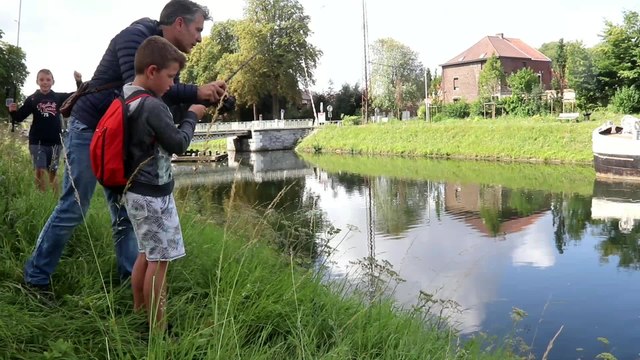Stage de pêche aux carnassiers sur le canal du Centre à Houdeng