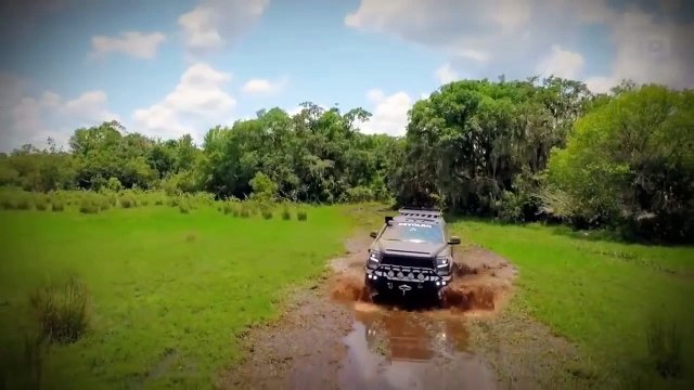 Ivan Rafael Hernández Dalas con el top de carros blindados