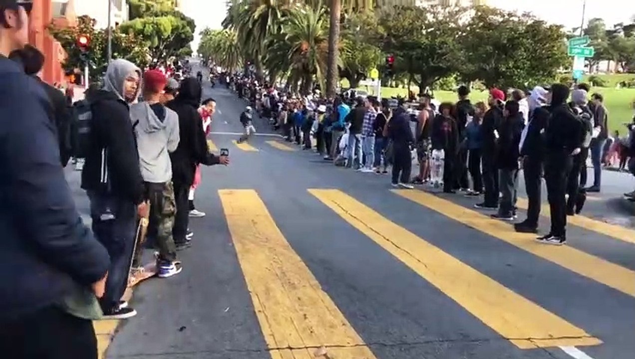 Grosse chute en skateboard pour ce rider à San Francisco !