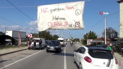 1 haftada iki kişinin hayatını kaybettiği yolu vatandaşlar trafiğe kapadı