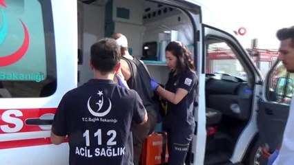 İşçi servisi ile kamyon çarpıştı: 15 yaralı