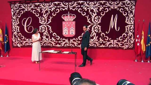 Ayuso preside la toma de posesión de los nuevos consejeros regionales