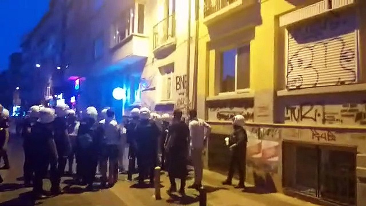 İstanbul'da kayyım protestosuna polis müdahalesi; çok sayıda gözaltı var