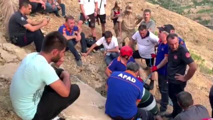 5 kişi mağarada mahsur kaldı