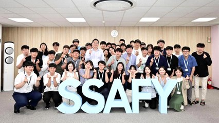 광주사업장 찾은 이재용 "전통 가전 한계 허물어야” / YTN