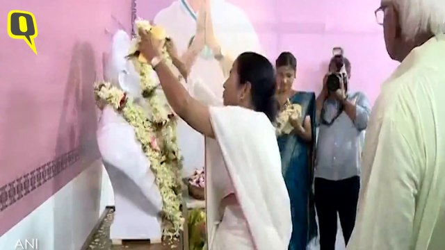 1106 KOLKATA-MAMATA BANERJEE STARTS PAD YATRA VideO