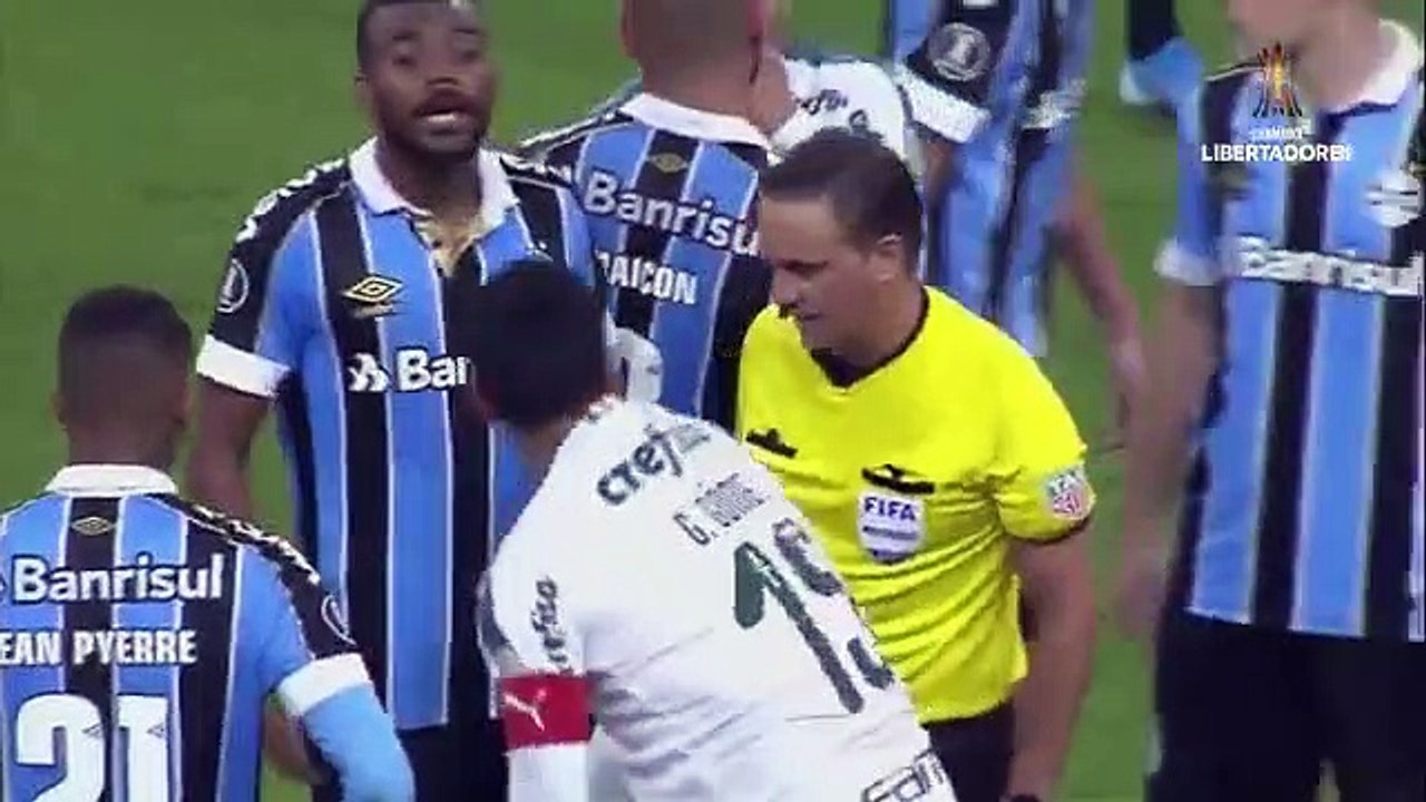 Felipe Melo second yellow card vs Gremio!