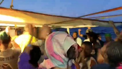 El ‘Open Arms’ atraca en Lampedusa