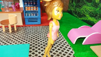 Gıcık Kız Dondurma Satıcısı