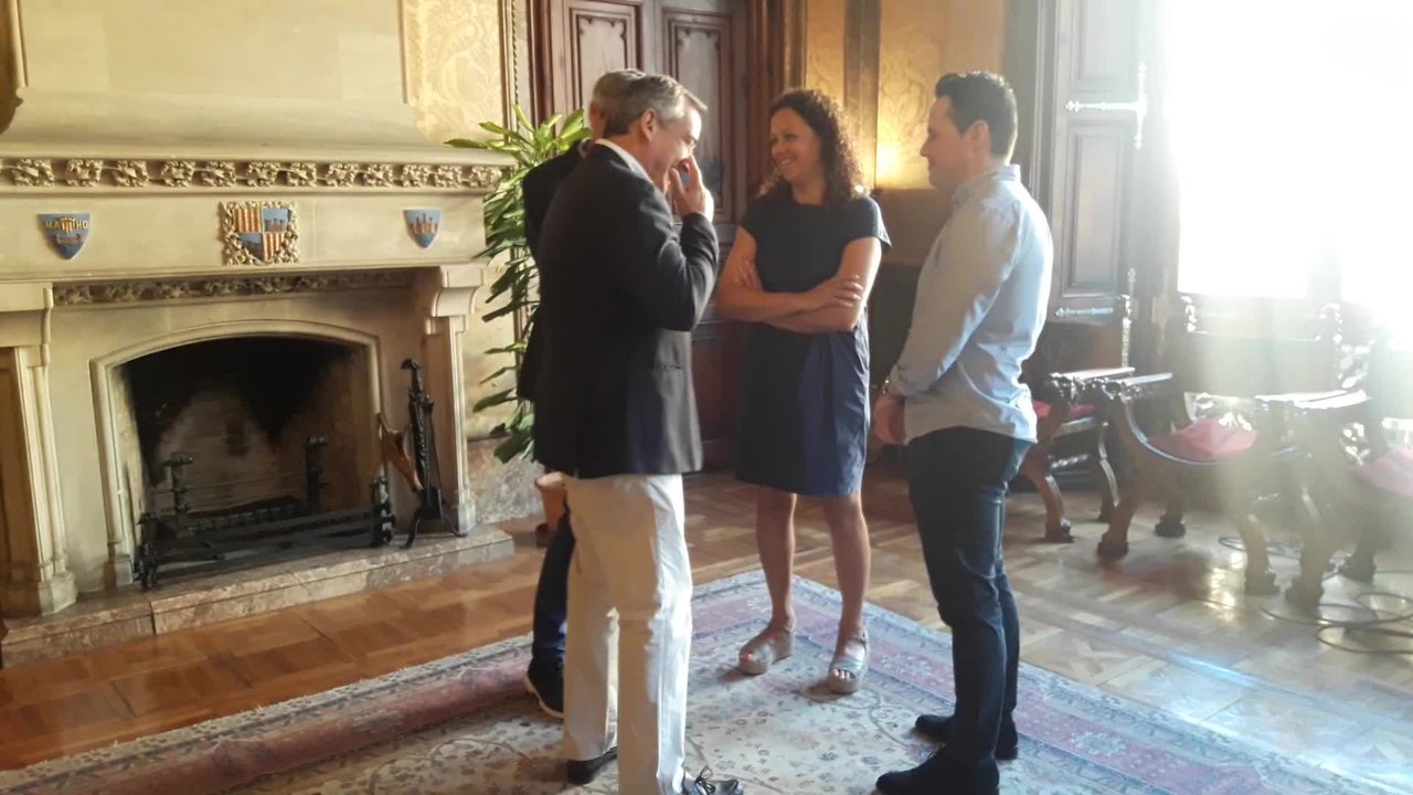 La presidenta del Consell de Mallorca, Catalina Cladera, recibe al alcalde de Sóller