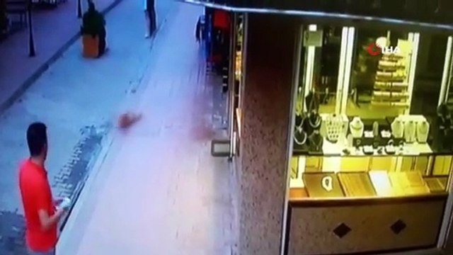 Minik Firas, 4. kattan beton zemine düştü