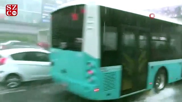 Yoğun yağış E-5 'i felç etti
