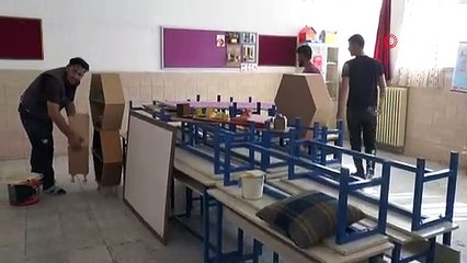 Okul sınıflarını boyayan Belediye Başkanı: Tepeden inme bir Belediye Başkanı değilim