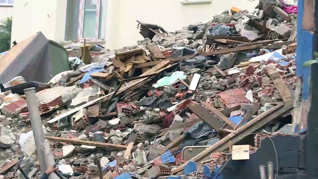 Kağıthane'deki riskli binaların yıkımı sürüyor - İSTANBUL