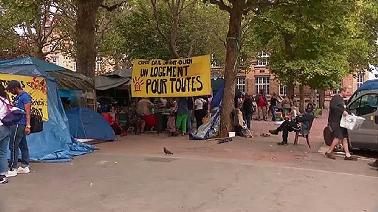 Seine-Saint-Denis : des migrants venus de Colombie campent mairie de Saint-Ouen