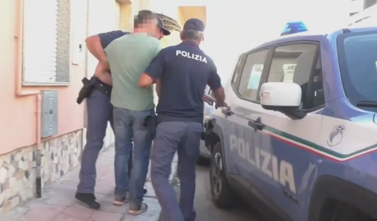 Lecce - Spaccio nella movida del Salento: gli a...