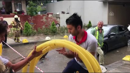 Sağanak yağış etkili oluyor - Feneryolu Tren İstasyonu - İSTANBUL