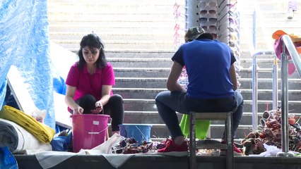 Eminönü alt geçidi esnafı yaralarını sarmaya çalışıyor - İSTANBUL