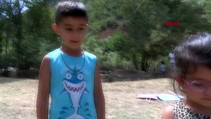 Tunceli'de miniklerden çöp toplama etkinliği