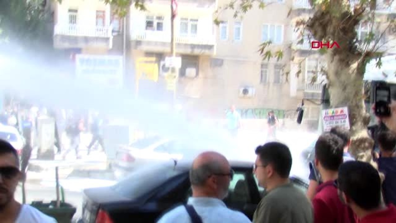 Diyarbakır'da izinsiz gösteriye polis müdahalesi 30 gözaltı