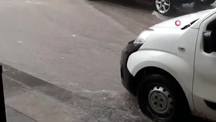 Ankara'da sağanak yağış etkili oldu