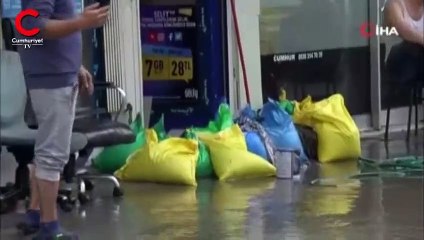 Fikirtepe'de yağmur sonrası esnaftan ilginç çözüm