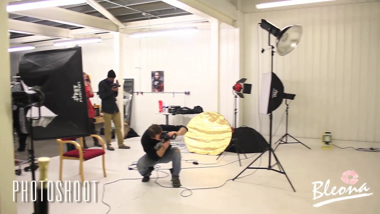 Bleona - Photoshoot Flavour Magazine UK (Behind The Scenes)