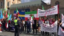- İsveç'teki İranlılardan rejim karşıtı protesto- İran Dışişleri Bakanı Zarif’in İsveç ziyareti parlamento binası önünde protesto edildi