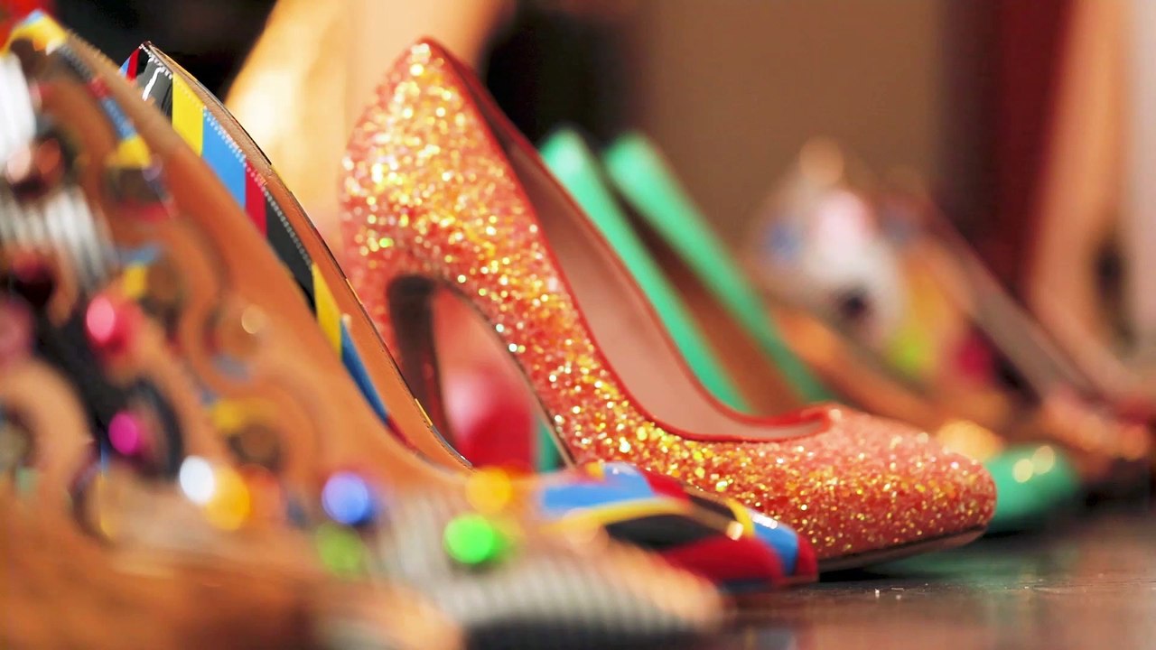 Julie Zenatti dévoile un extrait de "Tout est plus pop"