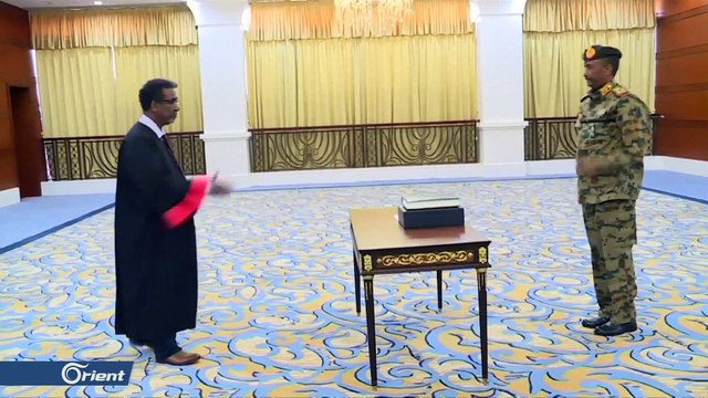 البرهان يؤدي اليمين رئيسا للمجلس السيادي السوداني