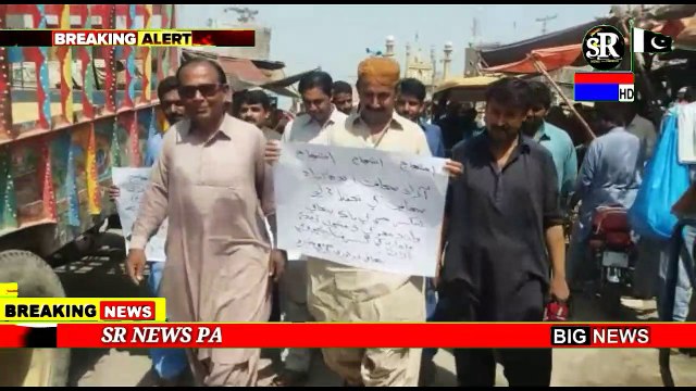 گنداخہ(رپورٹ نورحسن جمالی سکھر کے سینئر صحافی واحد مھر کو فوڈ اتھارٹی کی جانب سے کاروائی کرتے وقت کوریج کرنے کے دوران بااثر ہوٹل مالکان کی جانب سے ملنے والی دہمکیوں کے خلاف محمد بچل قمبرانی۔حسین بخش جمالی سمیت میڈیا سینٹر گڑھی خیرو اور پی ایف یو جے یون