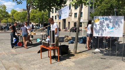 Ils créent des pots de fleur à partir de déchets plastiques