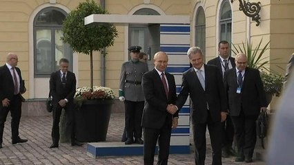 Путин: "Ракеты разработаем, но размещать не будем"