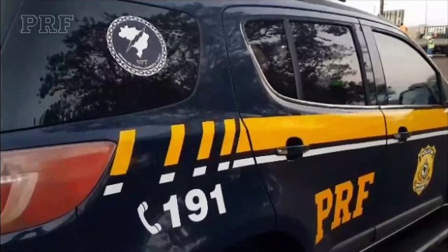 PRF prende duas mulheres com cinco pistolas no Paraná