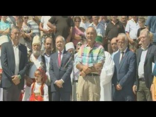 RTV Ora - Meta e ministri socialist bashkë në Tomorr Na ndihmoftë Abaz Aliu