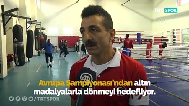 Kadın milli boksörler gözünü madalyaya dikti