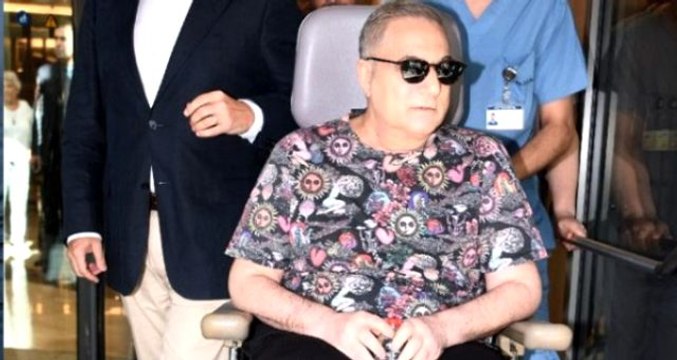 Mehmet Ali Erbil, 9 ay sonra ilk kez ayağa kalktı