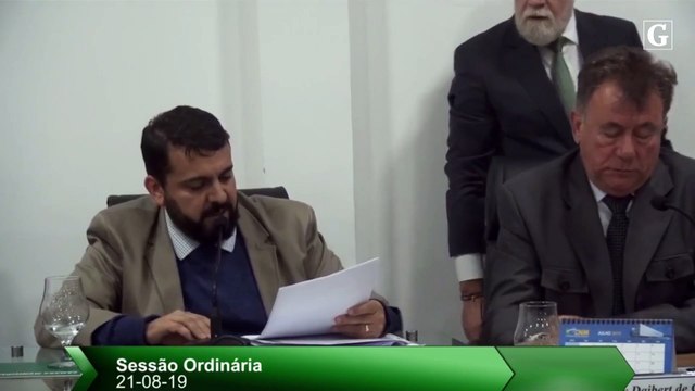 Vereadores derrubam veto de prefeito de Viana